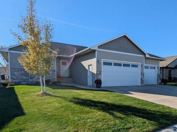 3637 E Brewster St, Sioux Falls, SD 57108