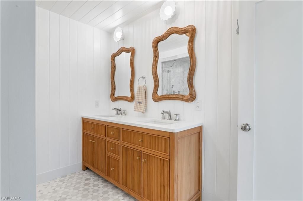 24 Beach Homes, Captiva, FL 33924 Photo