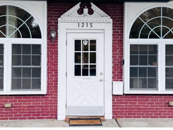 1215 Montauk Highway, Oakdale, NY 11769