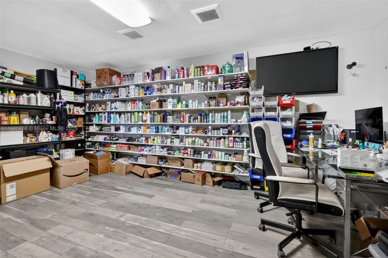 115 NE 5th St, Unit 115, 501,, Hallandale Beach, FL 33009 Photo