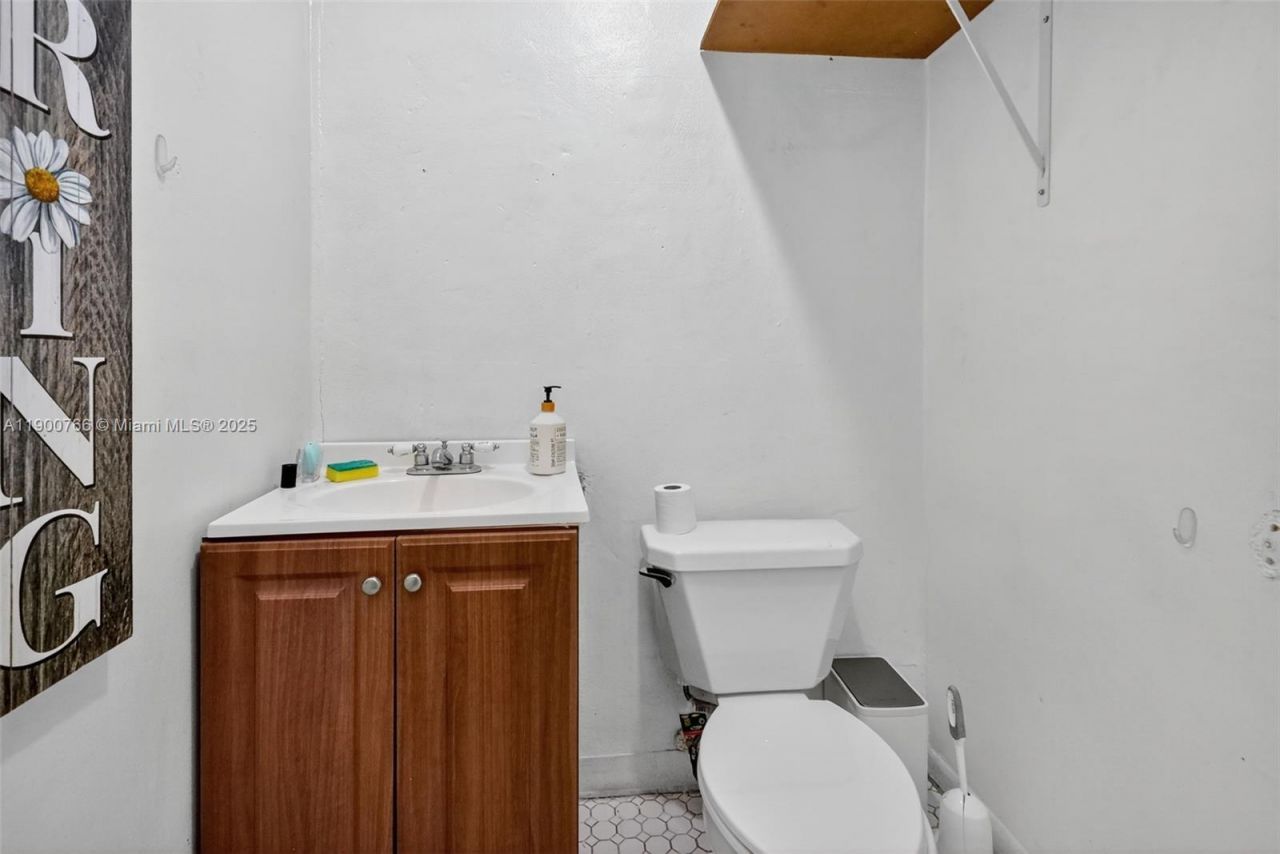 115 NE 5th St, Unit 115, 501,, Hallandale Beach, FL 33009 Photo