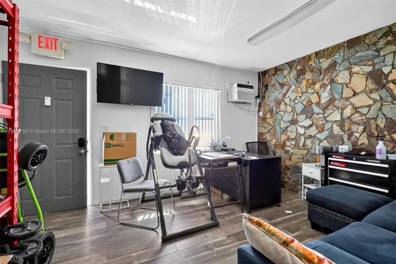 115 NE 5th St, Unit 115, 501,, Hallandale Beach, FL 33009 Photo