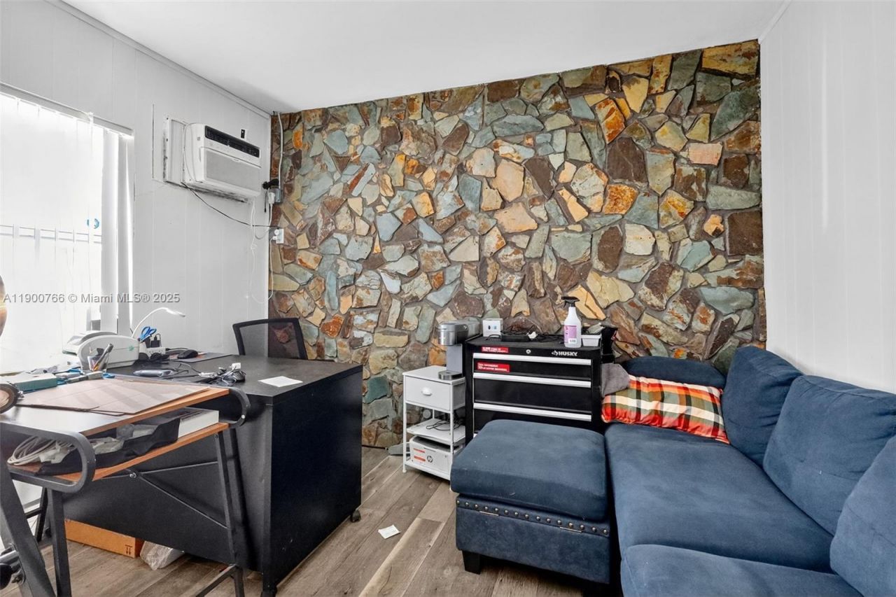 115 NE 5th St, Unit 115, 501,, Hallandale Beach, FL 33009 Photo