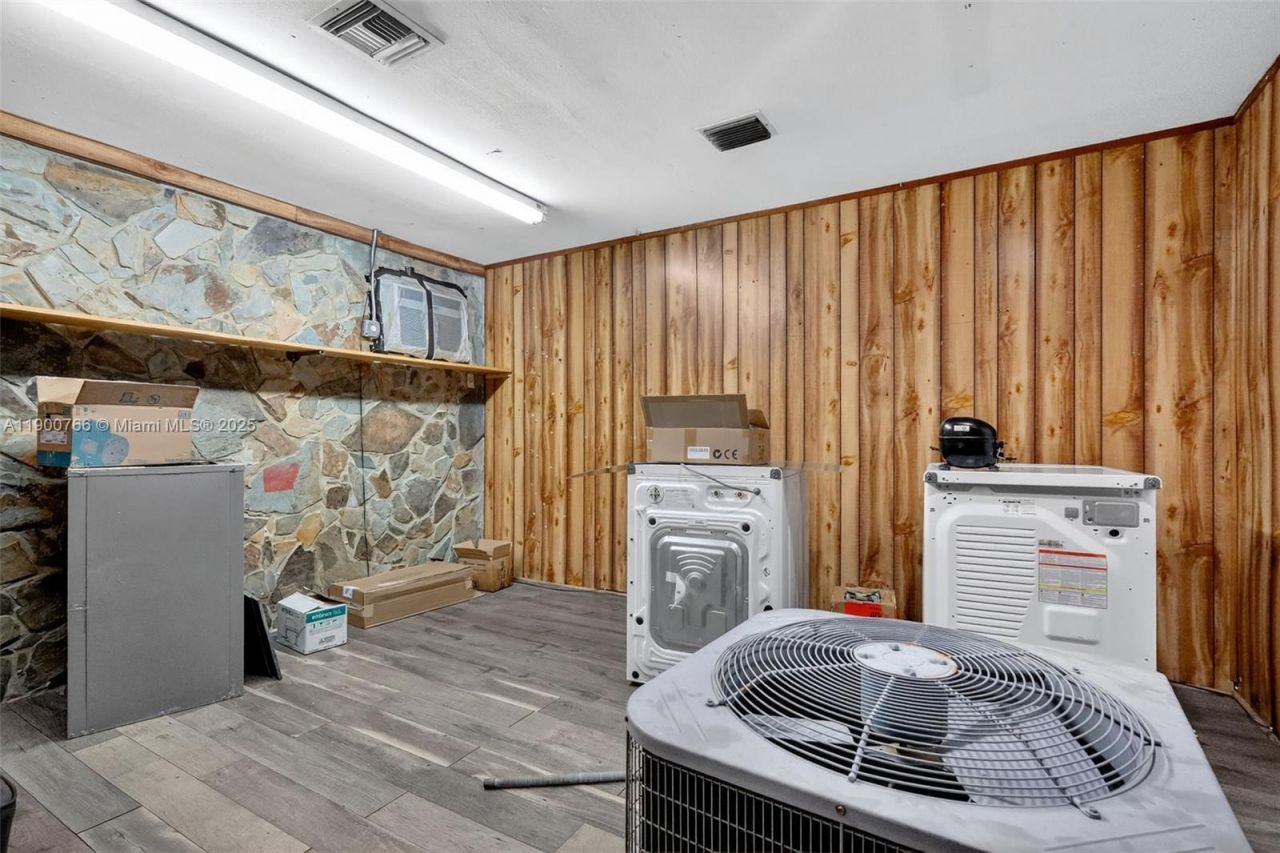 115 NE 5th St, Unit 115, 501,, Hallandale Beach, FL 33009 Photo