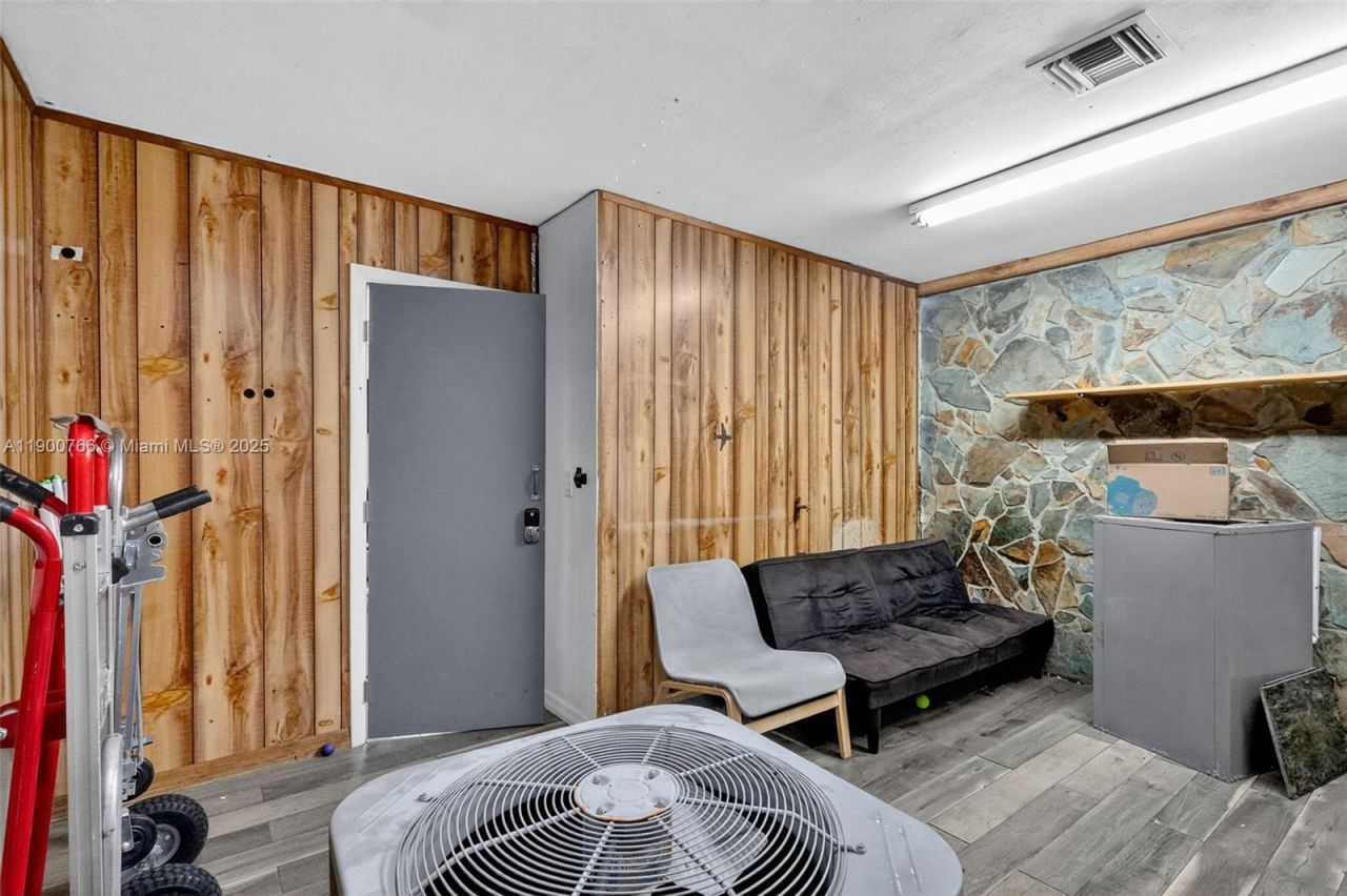 115 NE 5th St, Unit 115, 501,, Hallandale Beach, FL 33009 Photo