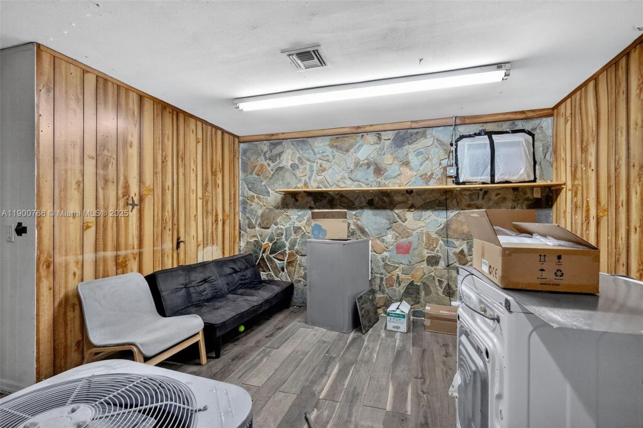 115 NE 5th St, Unit 115, 501,, Hallandale Beach, FL 33009 Photo