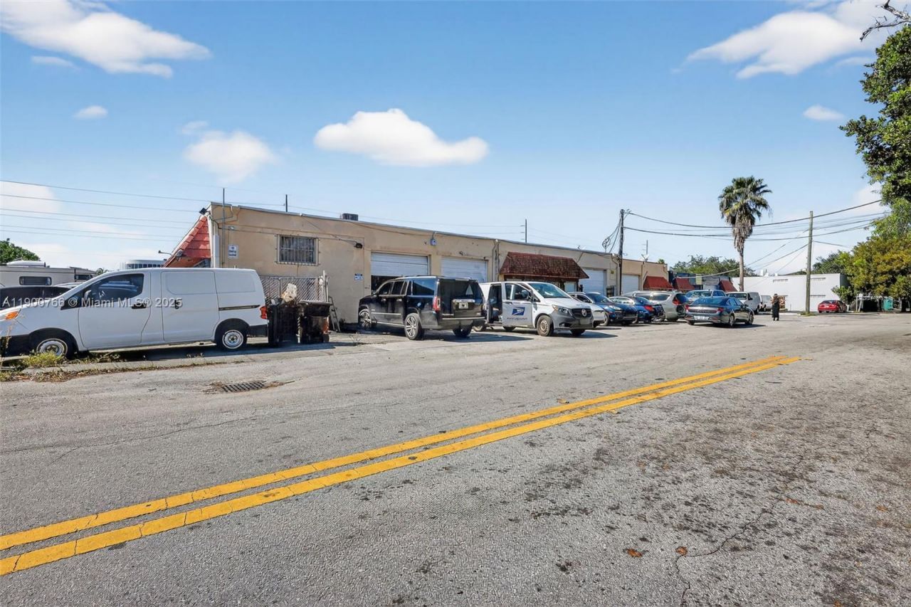 115 NE 5th St, Unit 115, 501,, Hallandale Beach, FL 33009 Photo