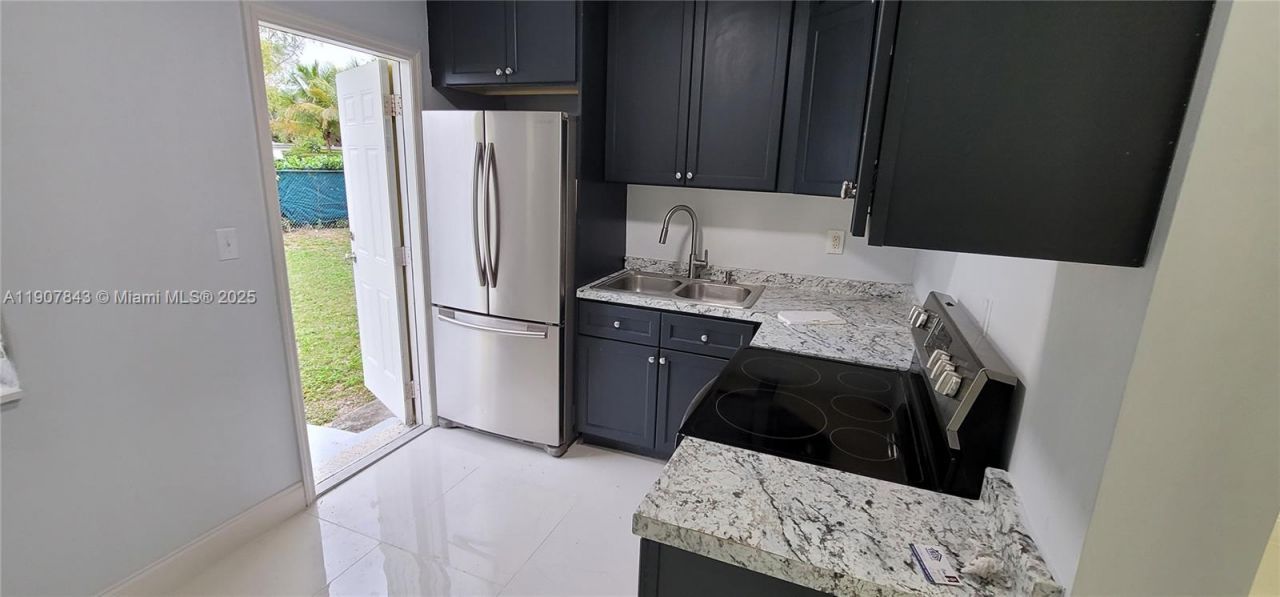 11275 NW 17th Ave, Miami, FL 33167 Photo