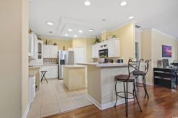 109 Lakeside Crossing Dr. photo 4