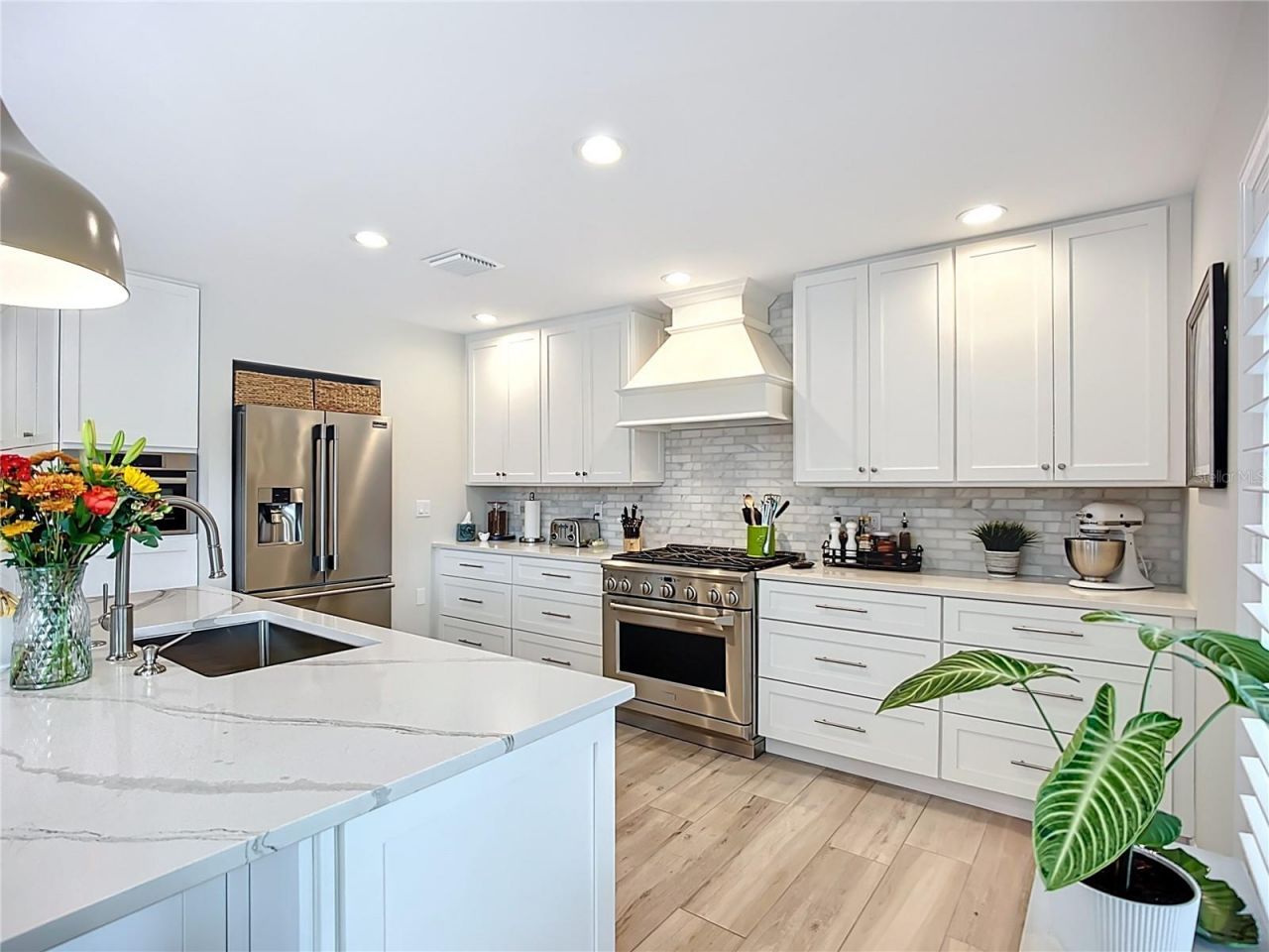 620 North Point Drive, Holmes Beach, FL 34217 Photo