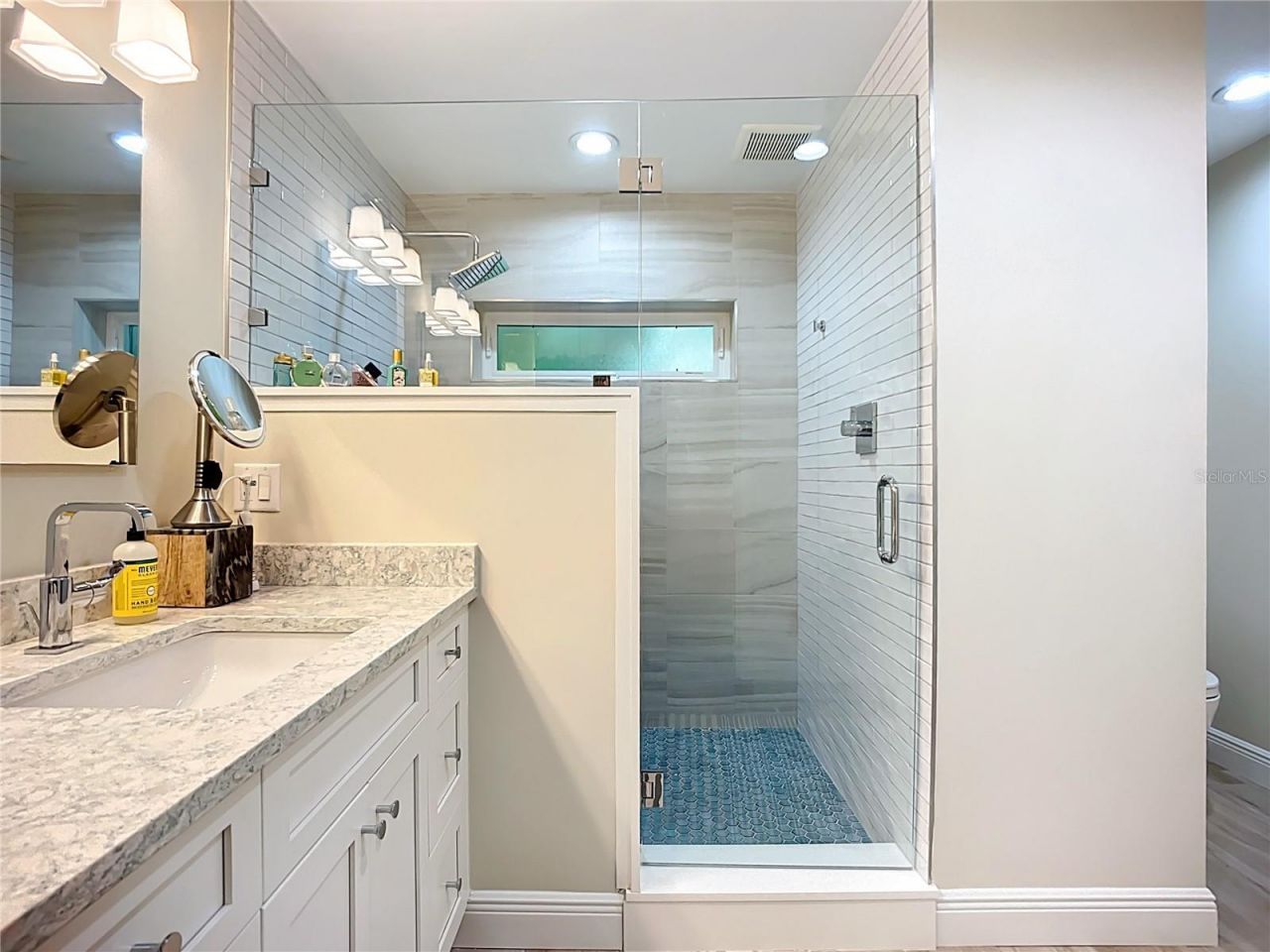 620 North Point Drive, Holmes Beach, FL 34217 Photo