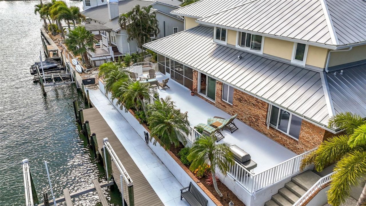 620 North Point Drive, Holmes Beach, FL 34217 Photo