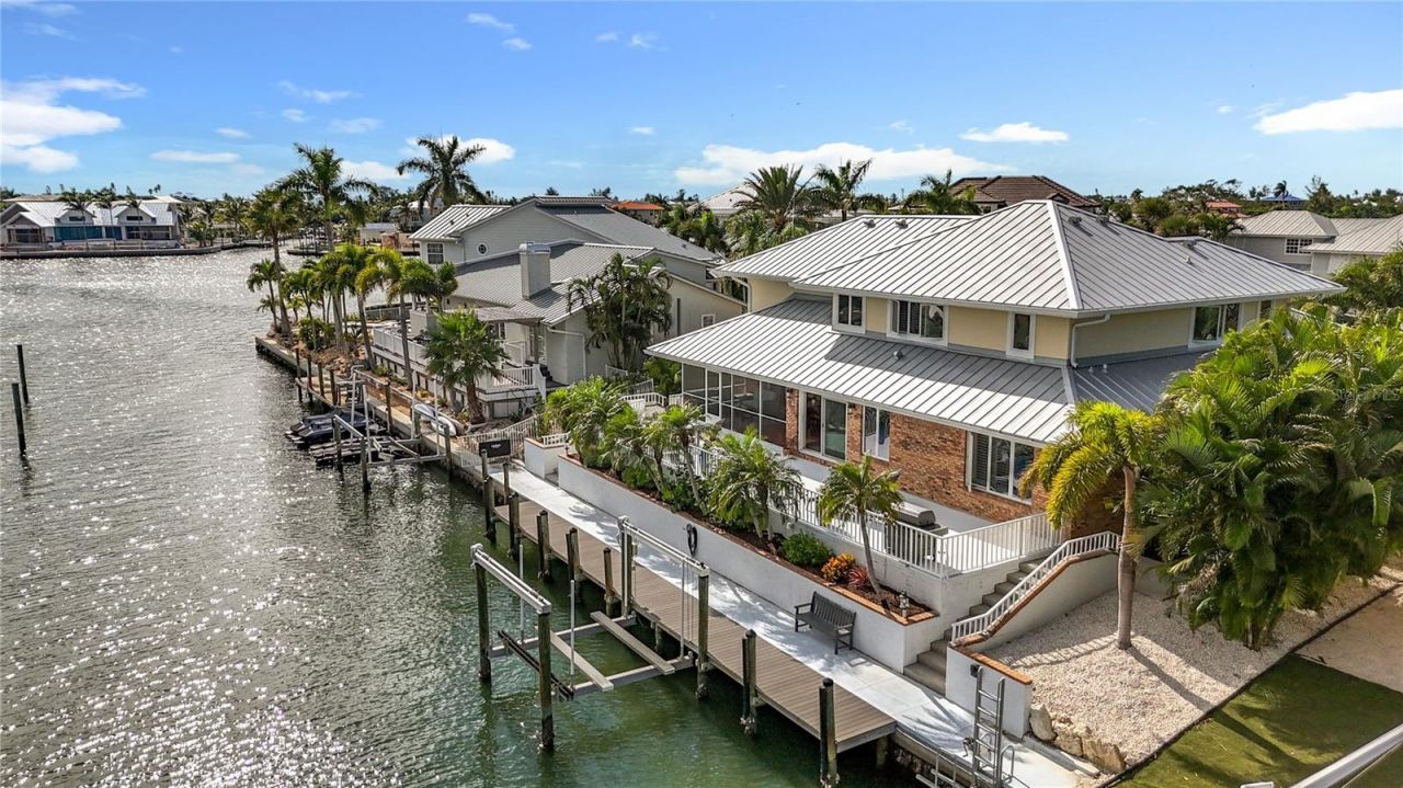 620 North Point Drive, Holmes Beach, FL 34217 Photo