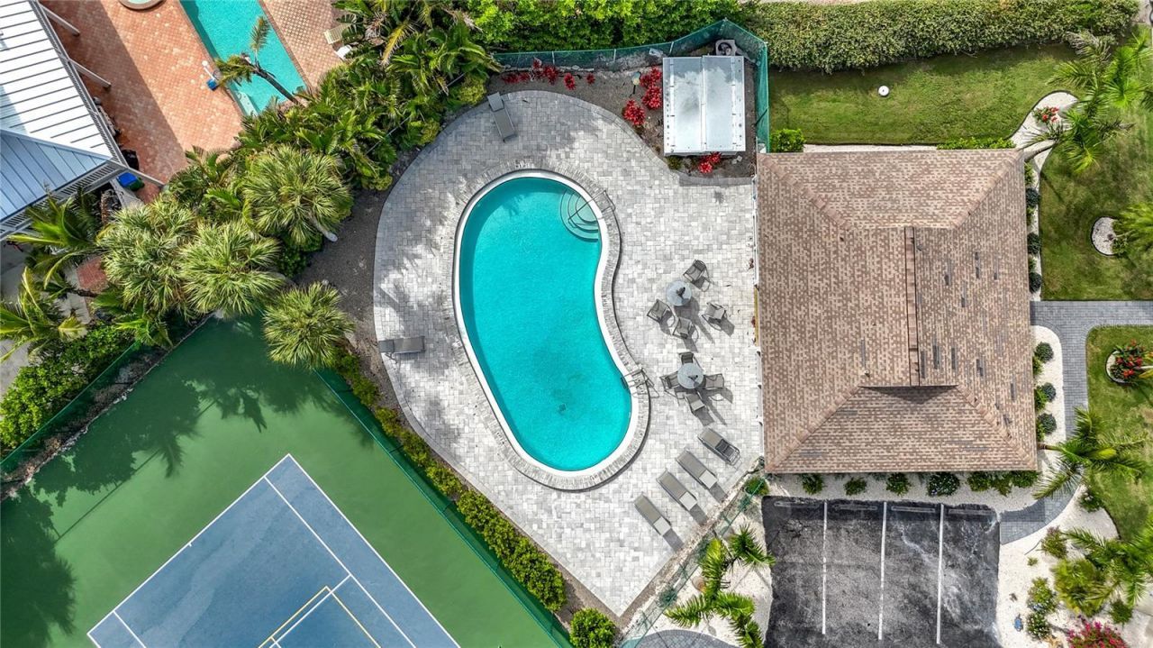 620 North Point Drive, Holmes Beach, FL 34217 Photo