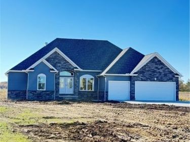 7662 Springfield Drive, Valley City, OH 44280