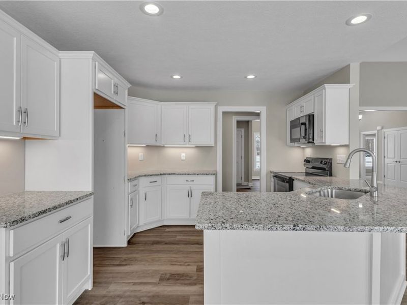 7662 Springfield Drive, Valley City, OH 44280 Photo 11