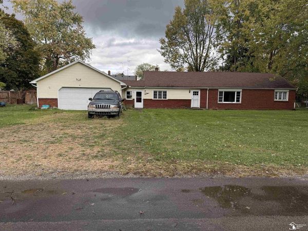 29 E Vesey Street, Petersburg, MI 49270