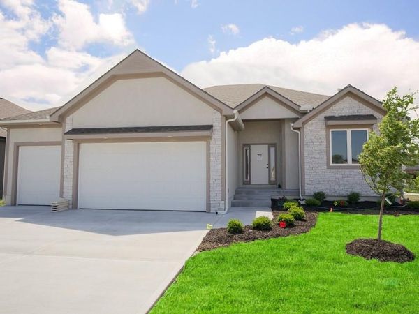 12800 S Foxborough Court, Lee's Summit, MO 64086