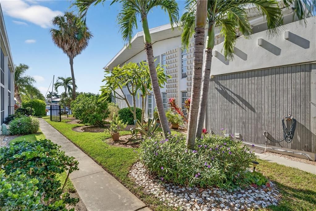 330 Tudor Dr, Unit 110, Cape Coral, FL 33904 Photo