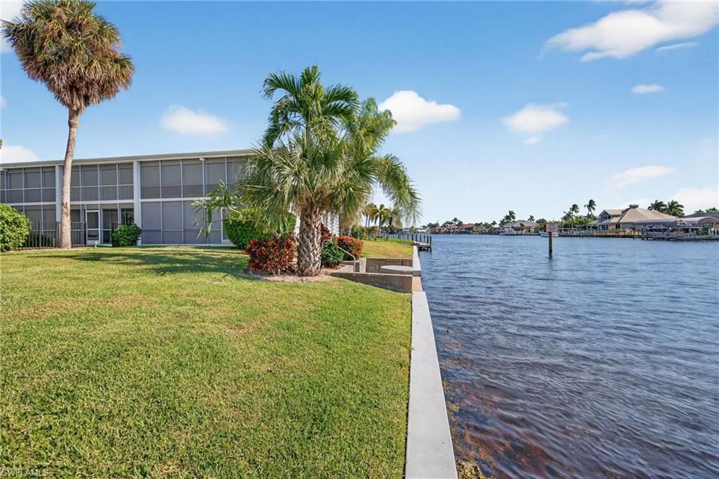 330 Tudor Dr, Unit 110, Cape Coral, FL 33904 Photo