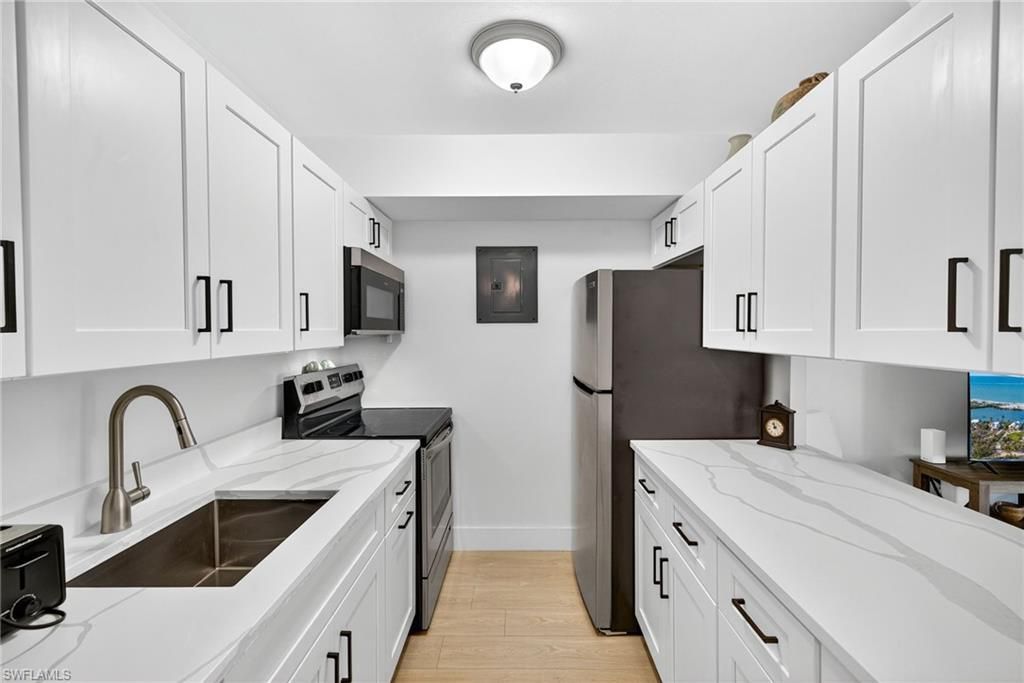 330 Tudor Dr, Unit 110, Cape Coral, FL 33904 Photo