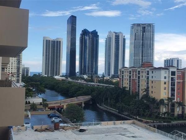 250 174th Street, Unit 819, Sunny Isles Beach, FL 33160