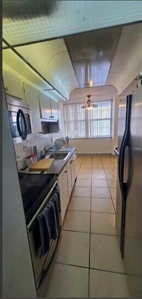 250 174th Street, Unit 819, Sunny Isles Beach, FL 33160 Photo