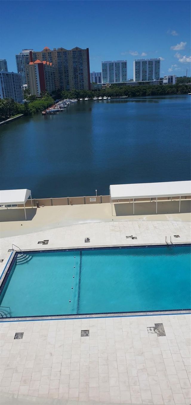 250 174th Street, Unit 819, Sunny Isles Beach, FL 33160 Photo