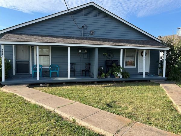 213-215 W Cedar Street, Gunter, TX 75058