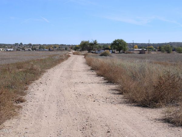 319 W GRAND CANYON Road, Unit 604, Paulden, AZ 86334