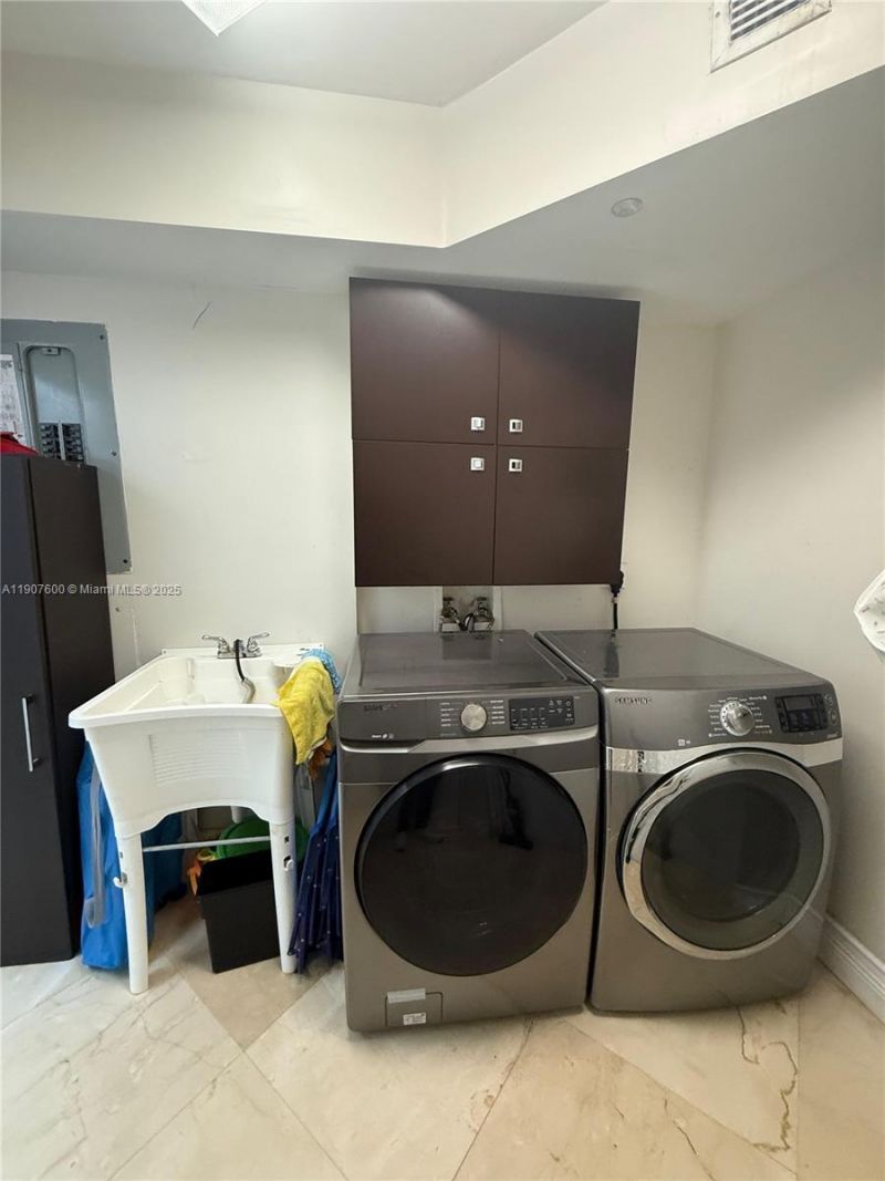 19111 Collins Ave, Unit 607, Sunny Isles Beach, FL 33160 Photo