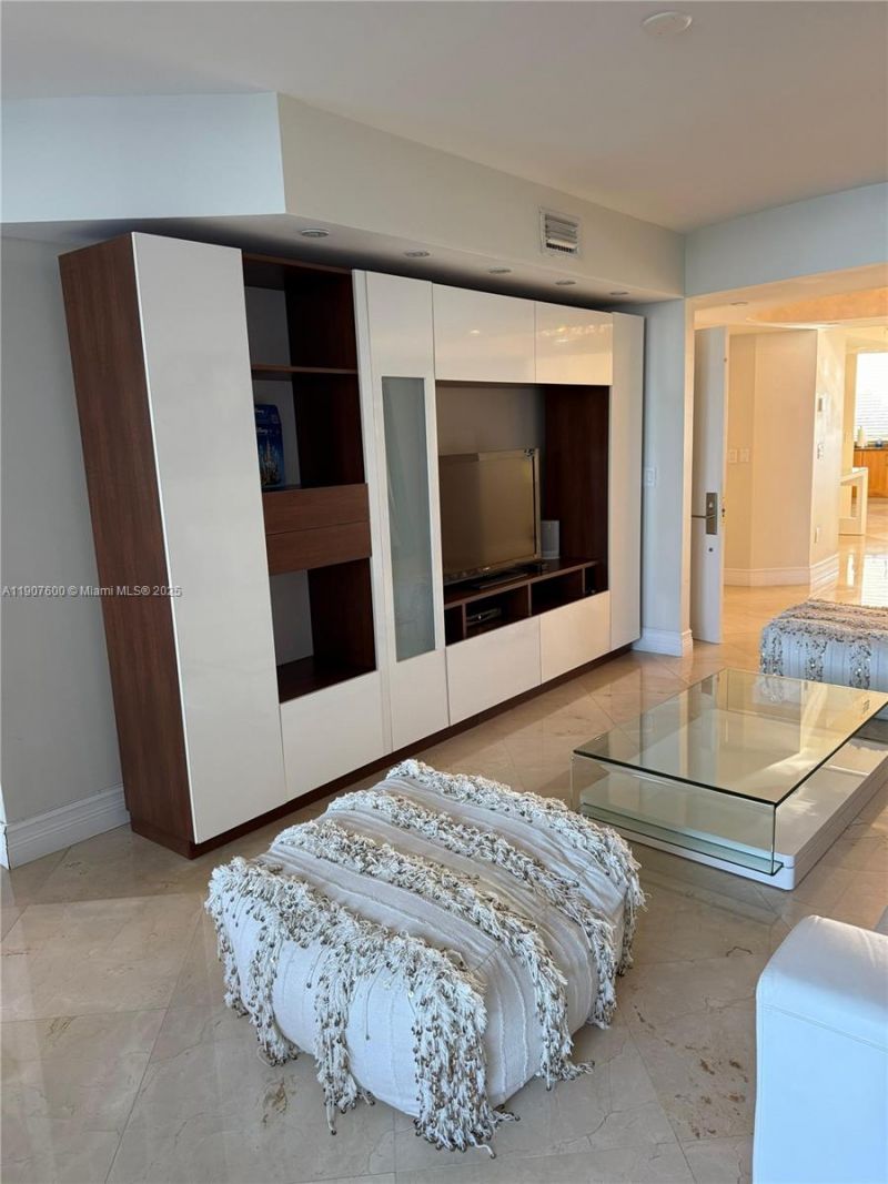 19111 Collins Ave, Unit 607, Sunny Isles Beach, FL 33160 Photo