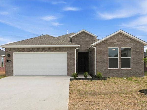2410 Max Avenue, Bentonville, AR 72713