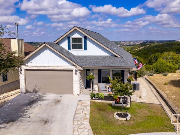 1057 Roanoke Lane, Kerrville, TX 78028