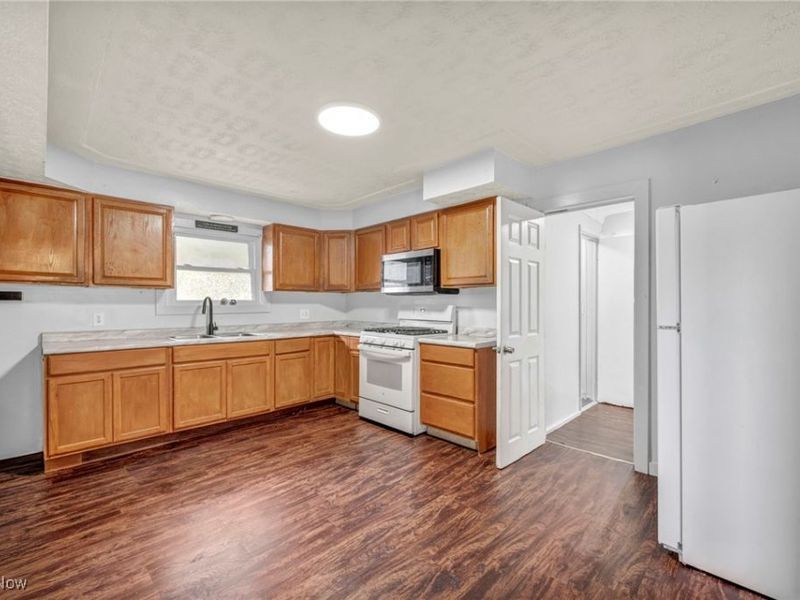 1033 W 21st Street, Lorain, OH 44052 Photo 7