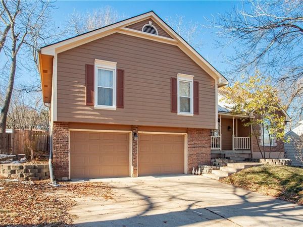 2421 NW Leann Drive, Blue Springs, MO 64014