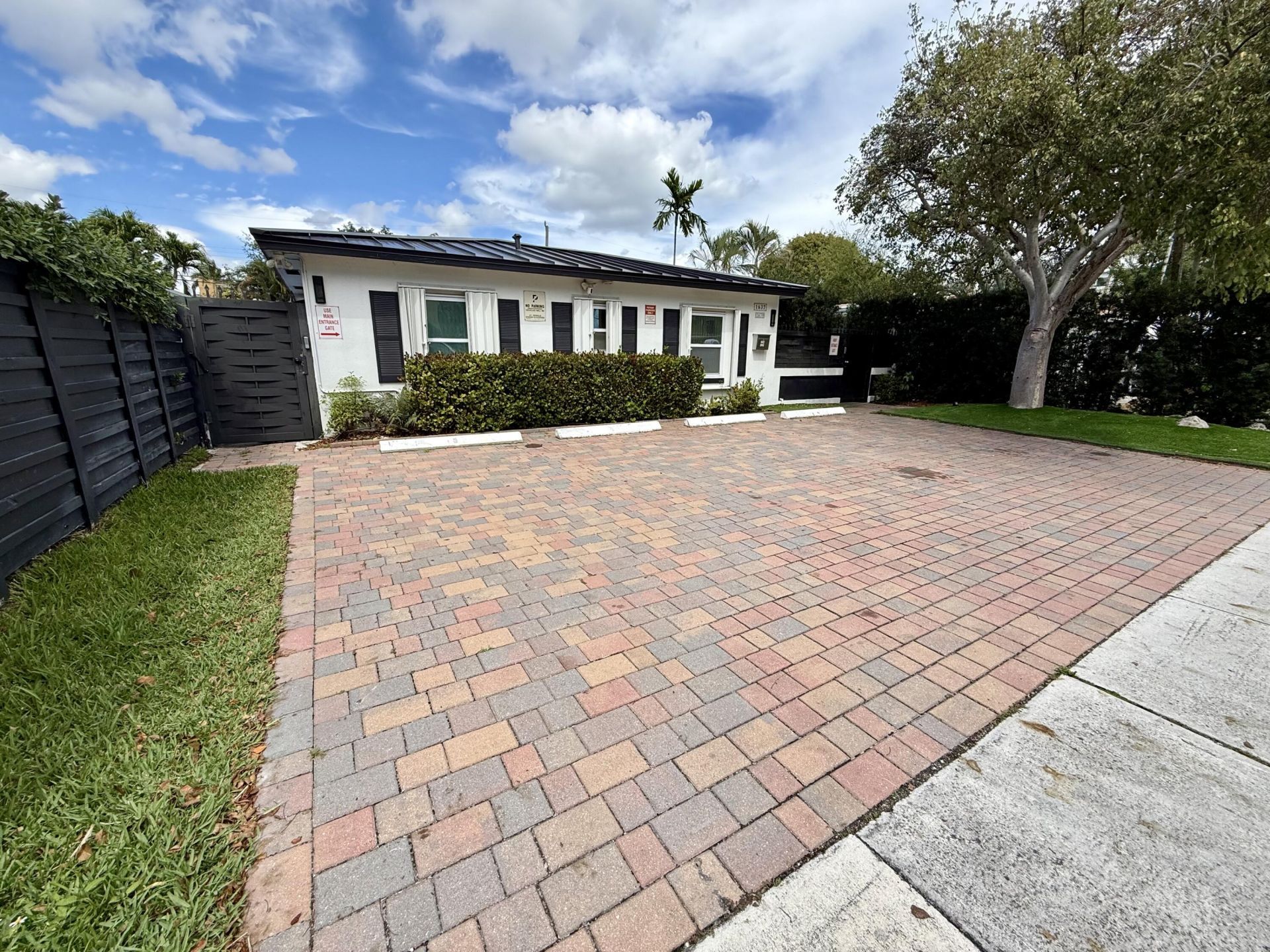 1637 NE 5th Court, Fort Lauderdale, FL 33301 Photo