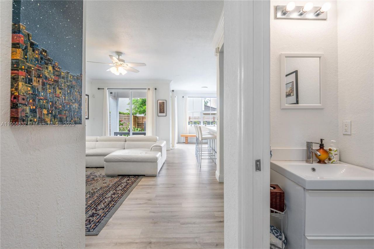 1733 SW 151st Pl, Miami, FL 33185 Photo