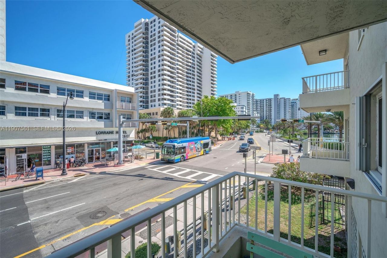 2600 Collins Ave, Unit 206, Miami Beach, FL 33140 Photo