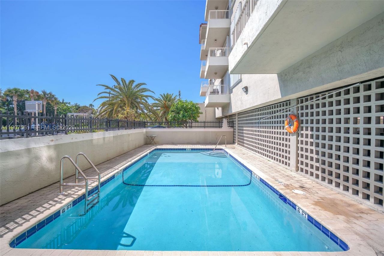 2600 Collins Ave, Unit 206, Miami Beach, FL 33140 Photo