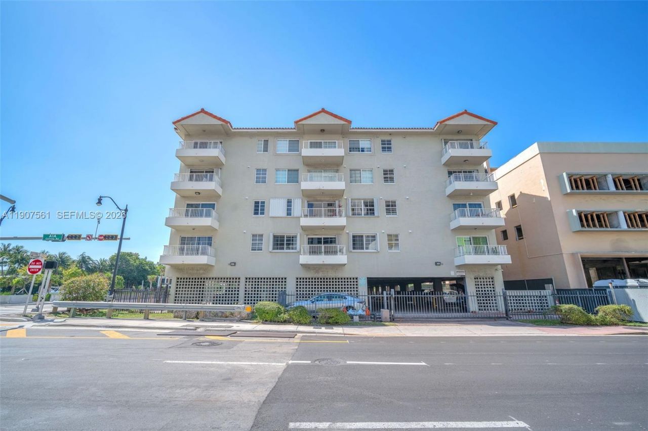 2600 Collins Ave, Unit 206, Miami Beach, FL 33140 Photo