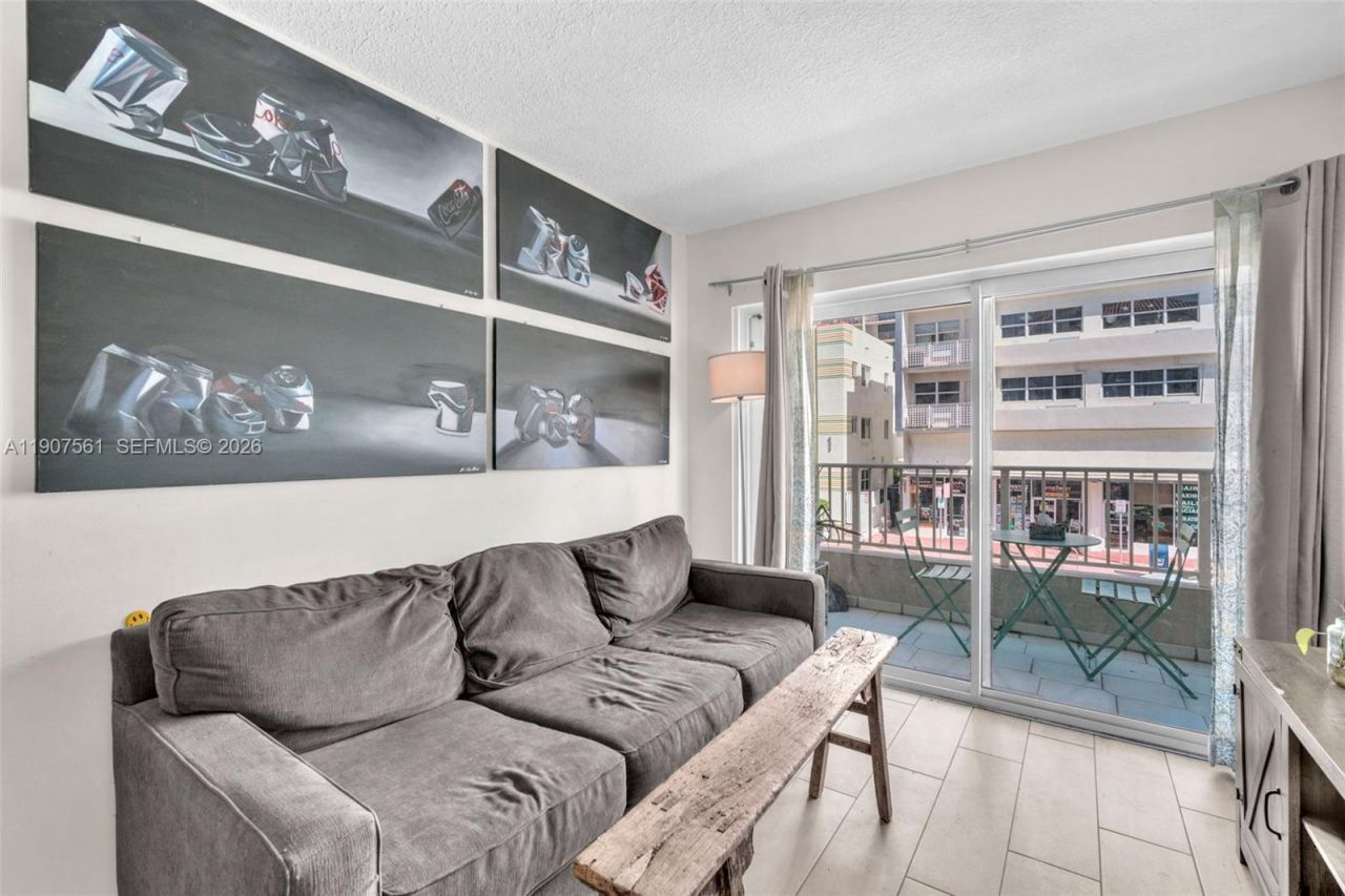2600 Collins Ave, Unit 206, Miami Beach, FL 33140 Photo