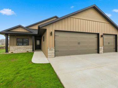 1317 Iris Lane, Saint Joseph, MN 56374