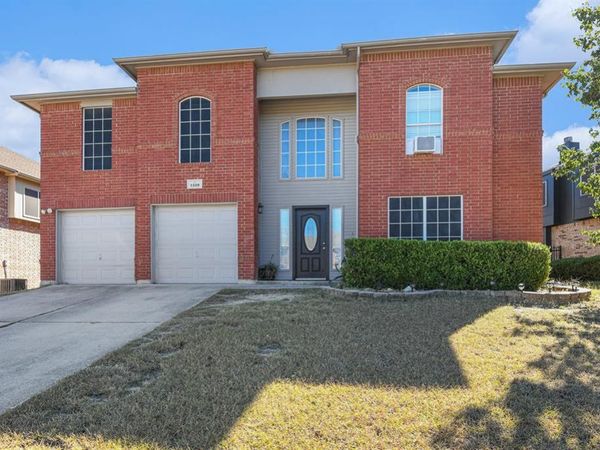 1229 Topeka Drive, Saginaw, TX 76131