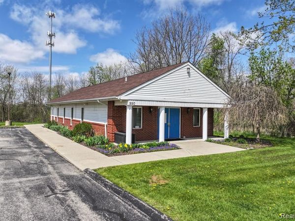550 S Saginaw Street, Lapeer, MI 48446