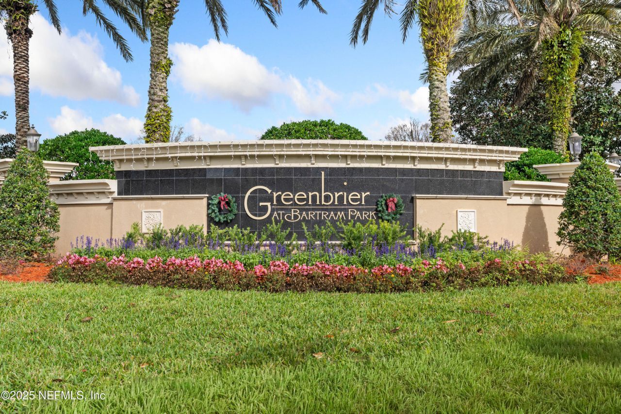 6865 ROUNDLEAF Drive Jacksonville, FL 32258