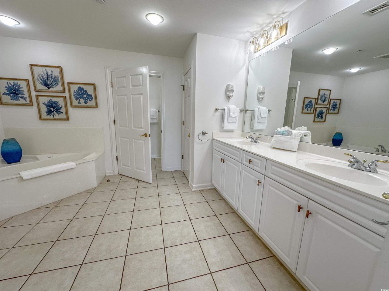 8500 Margate Circle Photo 25