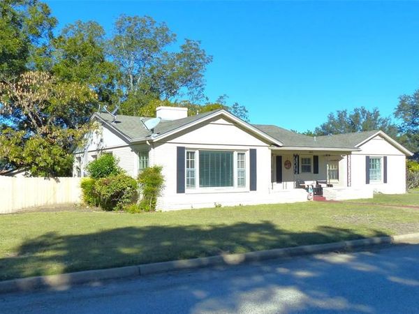 1031 11th, Brady, TX 76825