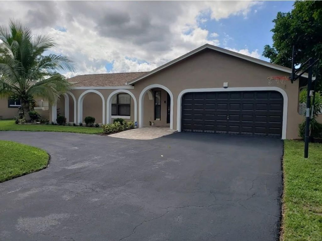2702 NW 98th Way, Coral Springs, FL 33065 Photo