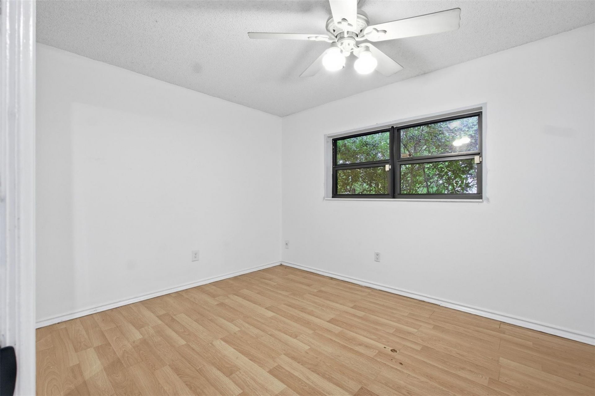 2702 NW 98th Way, Coral Springs, FL 33065 Photo